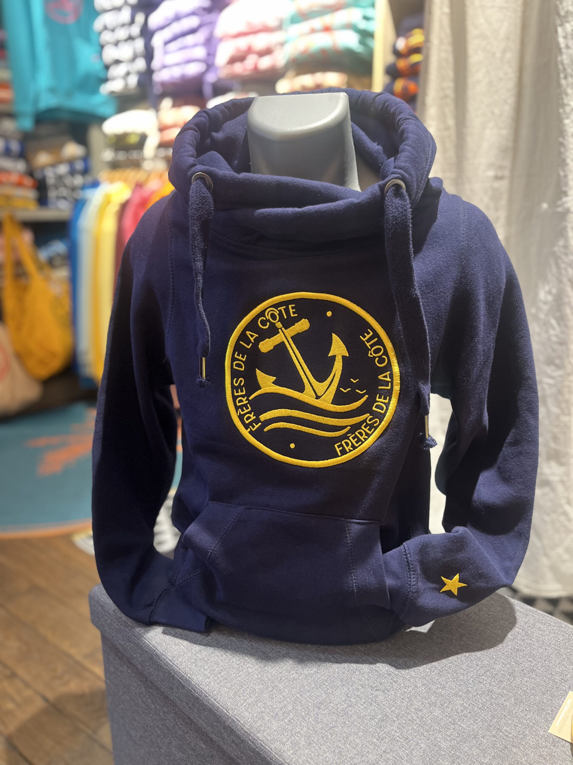 Sweat Le Bosco ®Frères de la Côte ⭑BY MARINE • Navy brodé Jaune•du XS au XXL – Image 2