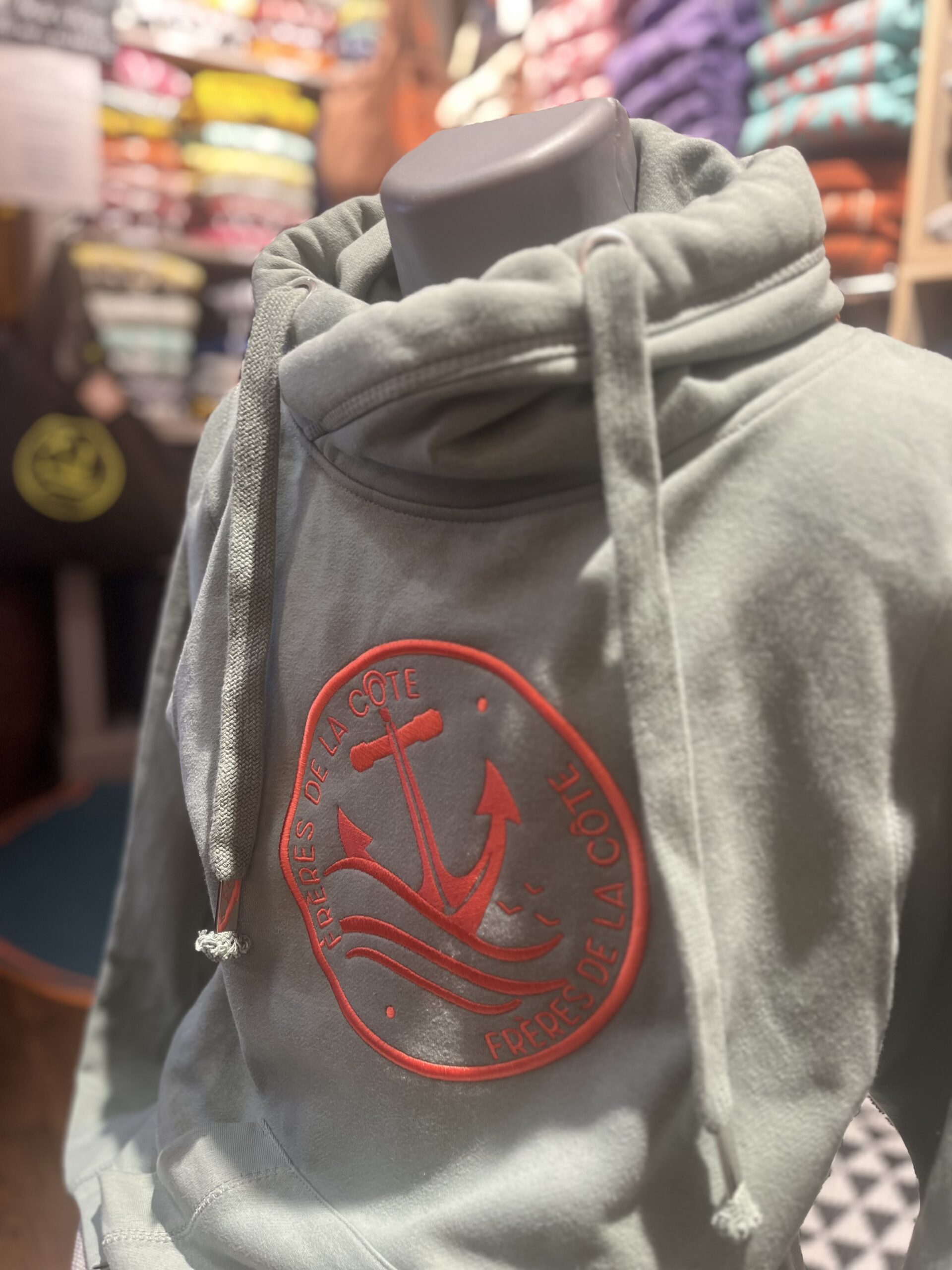 Sweat Le Bosco ®Frères de la Côte ⭑BY MARINE • Green brodé Corail – Image 4